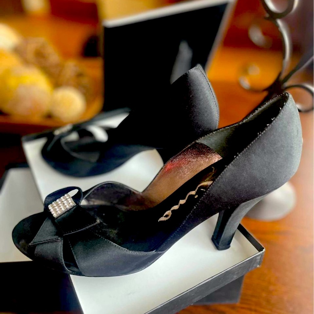 Black evening shoes size 8.